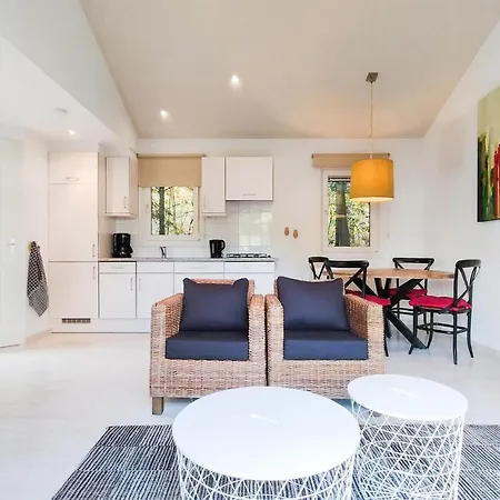 Beautiful In With Kitchen * פורדן